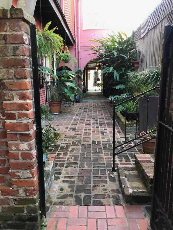 The Courtyards Apartment New Orleans Exterior photo